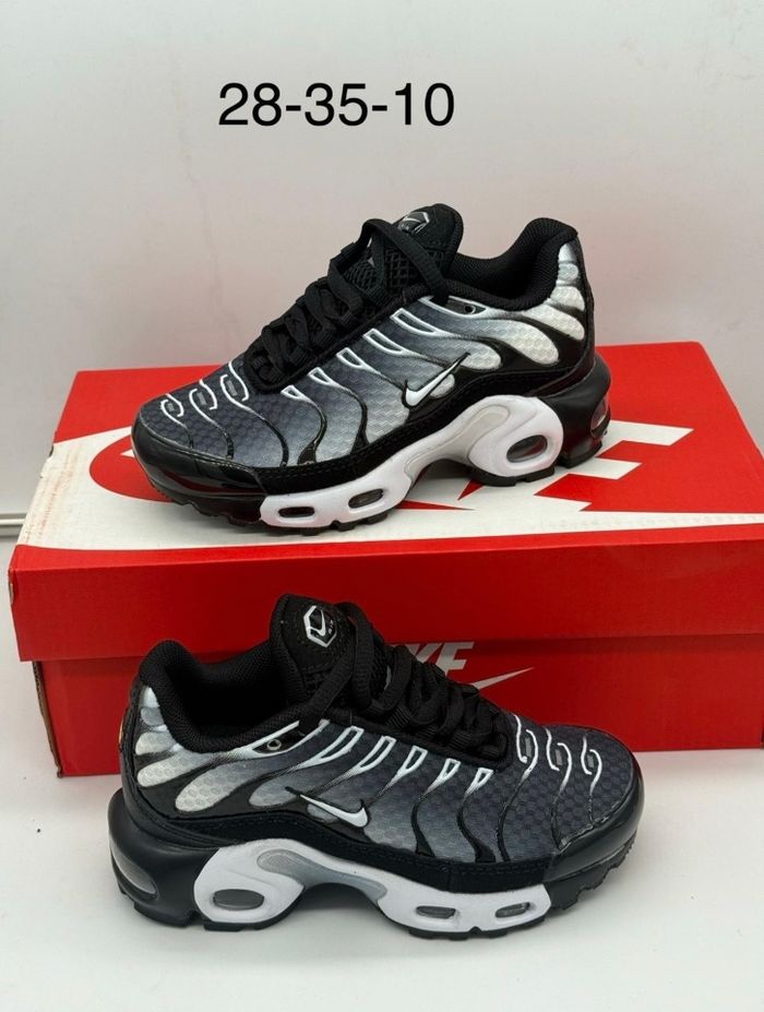 Nike tn enfants gris noir blanc 30