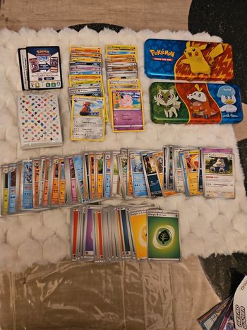Gros lot de cartes pokemons