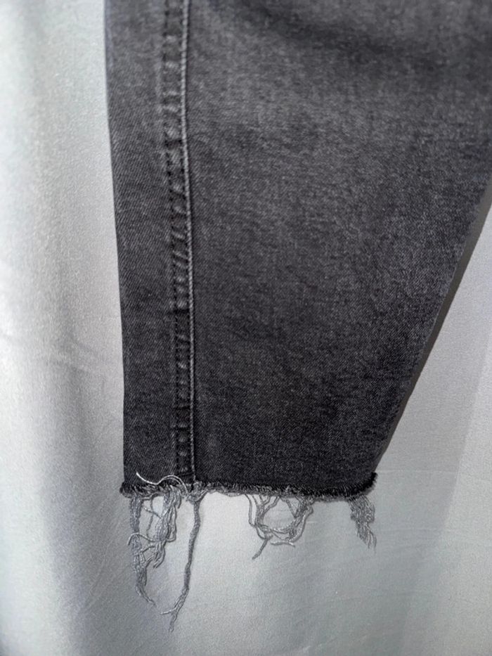 Jean Noir Pull & Bear taille 32 - photo numéro 2