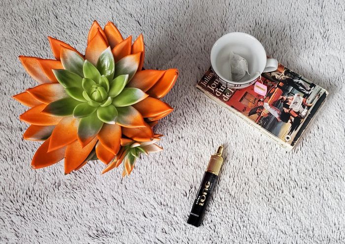 Mascara noir - photo numéro 1