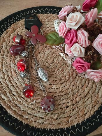 🌿Porte clé bordeaux et argenté🌿