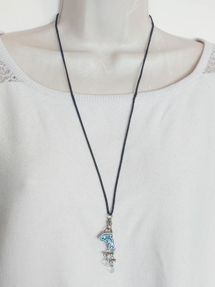 Collier pendentif breloque dauphin bleu perle y2k - 70cm