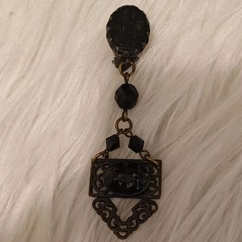 Boucle d'oreille individuelle babylone paris