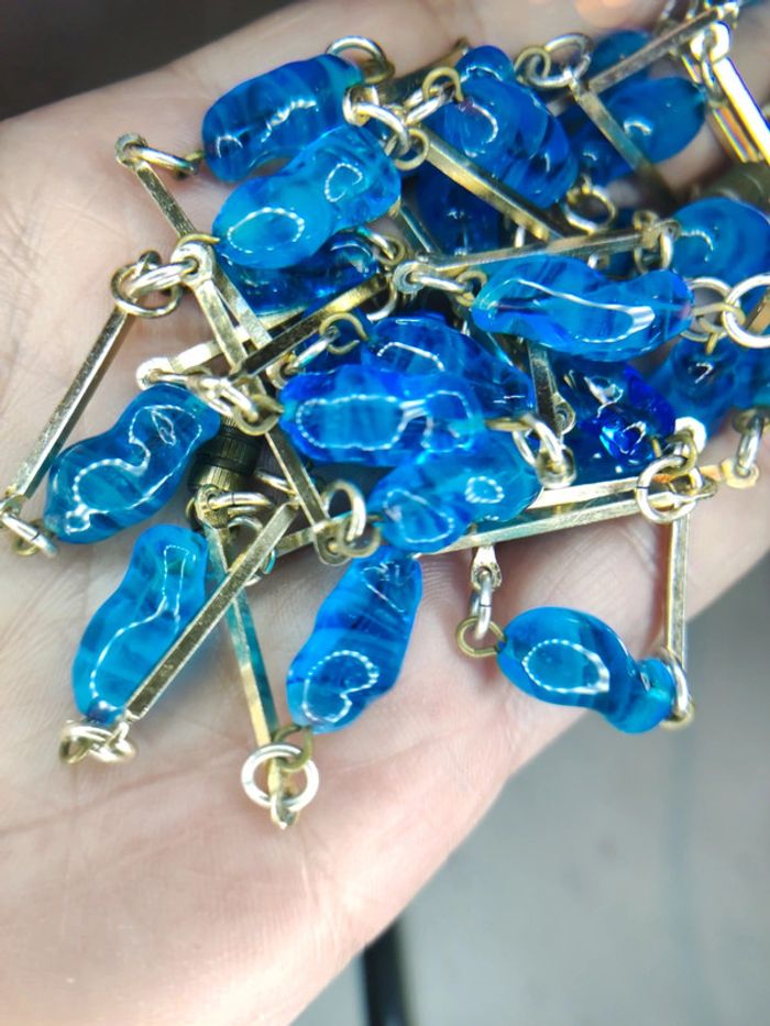 Sautoir 70 cm perles en verre bleues vintage - photo numéro 1