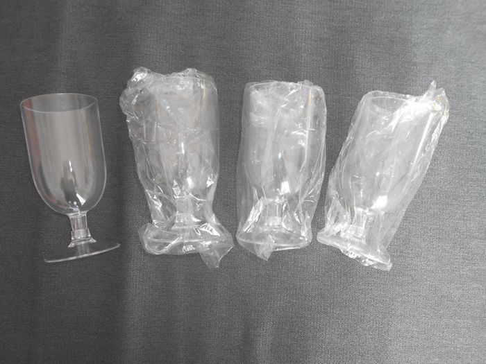 Lot de 4 flûtes en plastique neuf