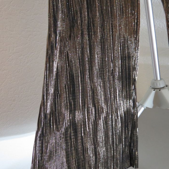 ✨ Pantalon plissé métallisé KIABI – Taille M (EUR 38-40) ✨ - photo numéro 4