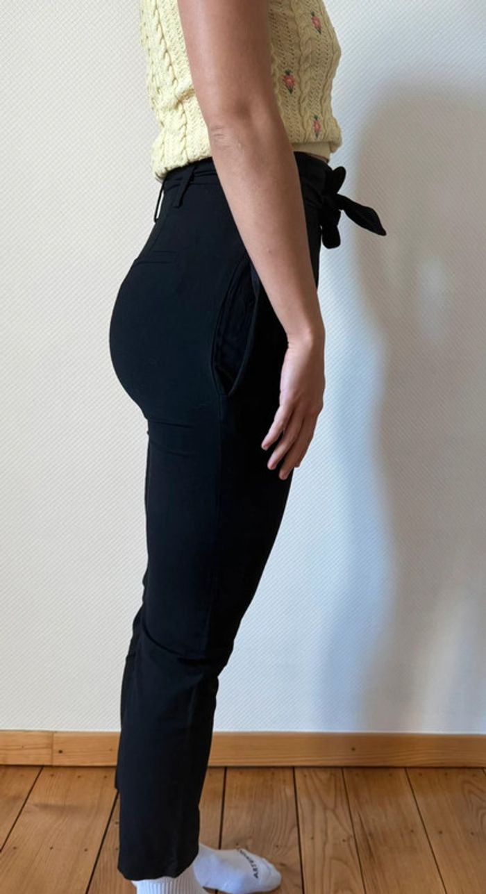 Pantalon en très bon état noir taille 0 ba&sh - photo numéro 2