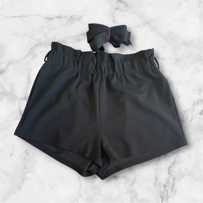 Short noir