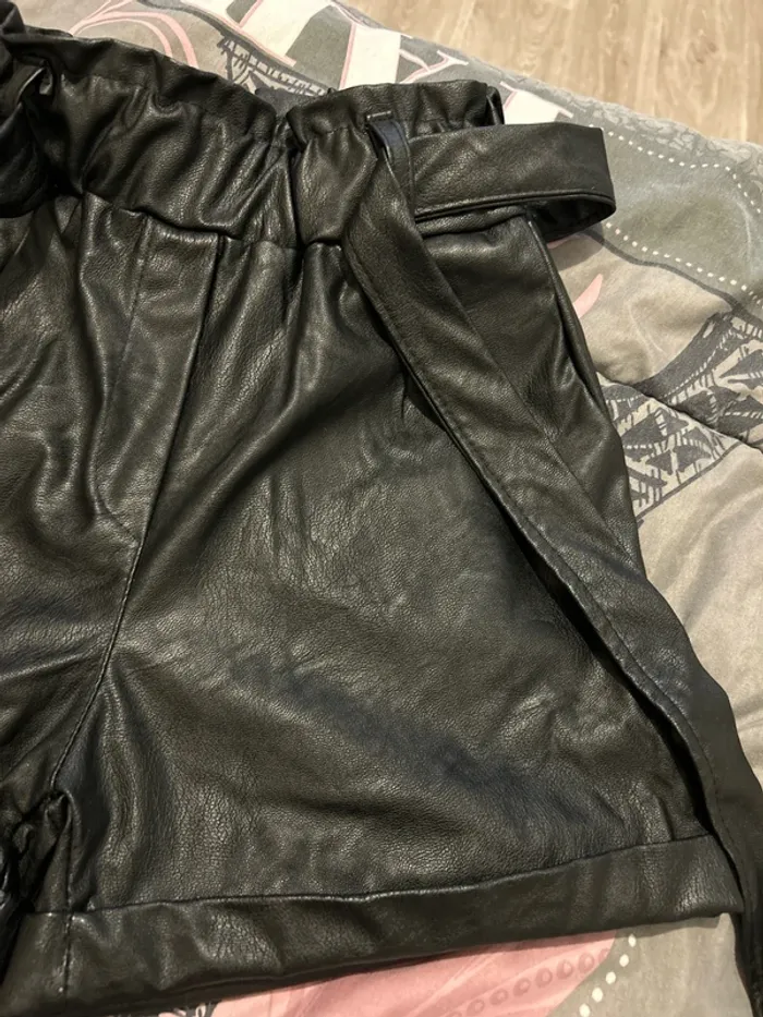 Short en cuir - photo numéro 3