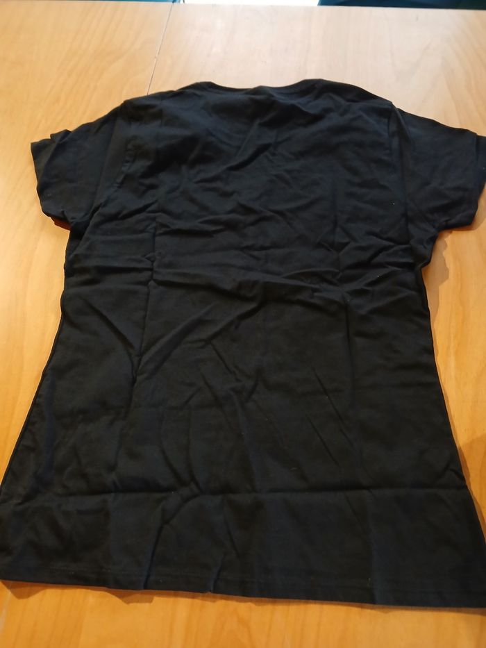 Tee shirt neuf - photo numéro 2