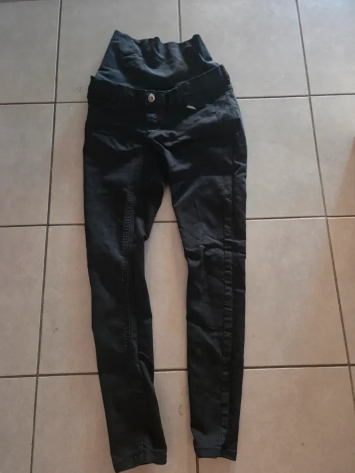 Jean maternité Taille 36 bon état