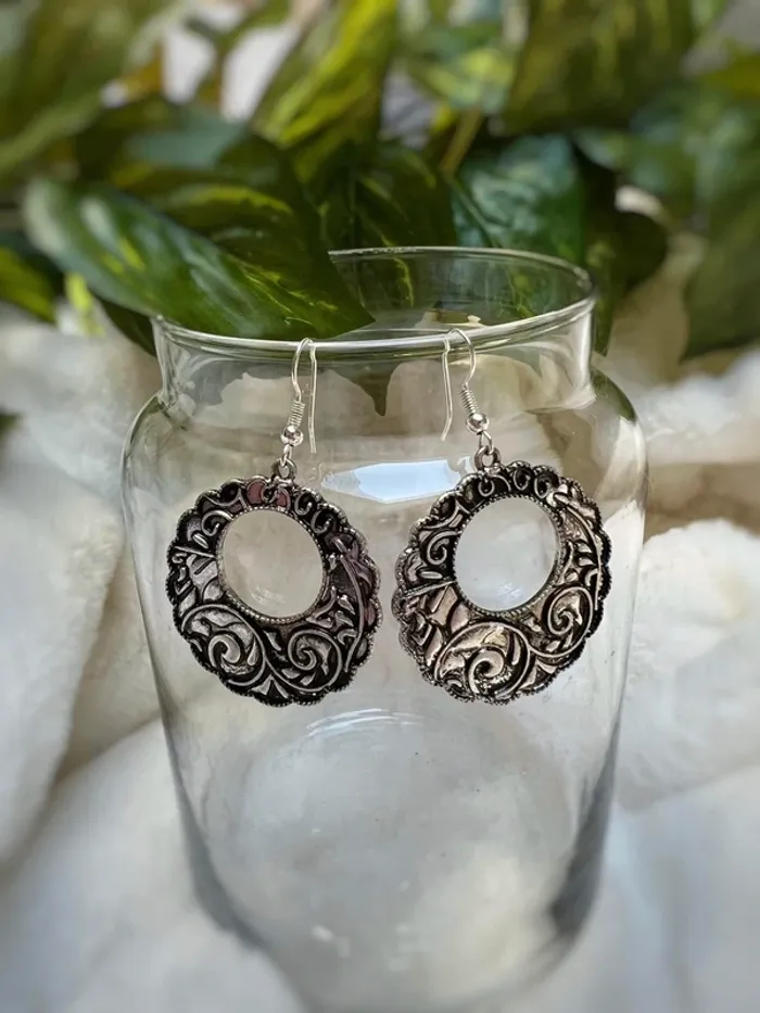 Boucles d’oreilles Neuves 🩶 - photo numéro 2