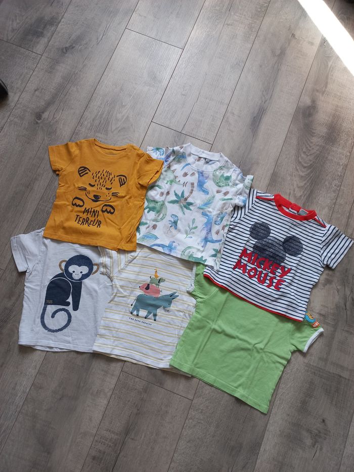 Lot tee shirts 12 mois