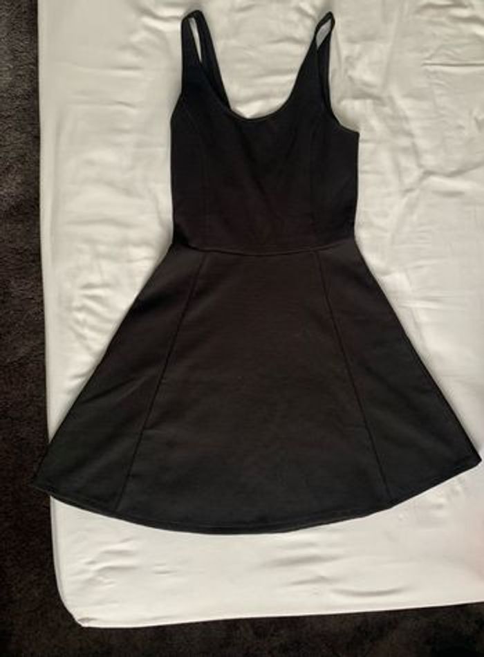 Robe noire - photo numéro 1