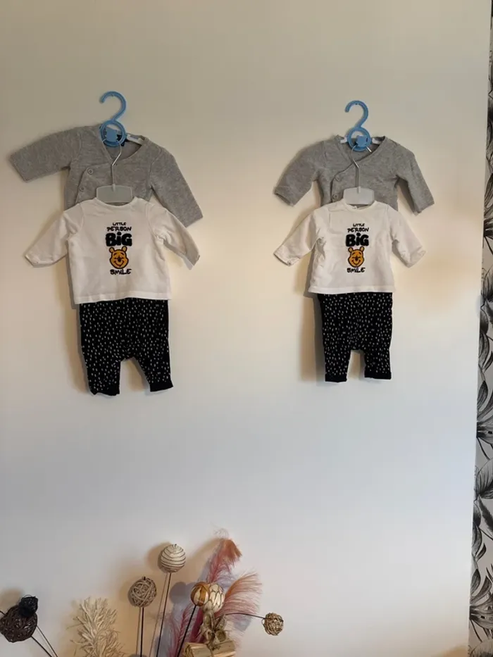 Lot de 2 ensembles 3 pièces Disney pour jumeaux naissance 0 mois - photo numéro 2