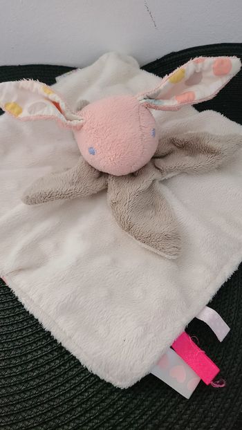 doudou lapin plat petales pois oreilles