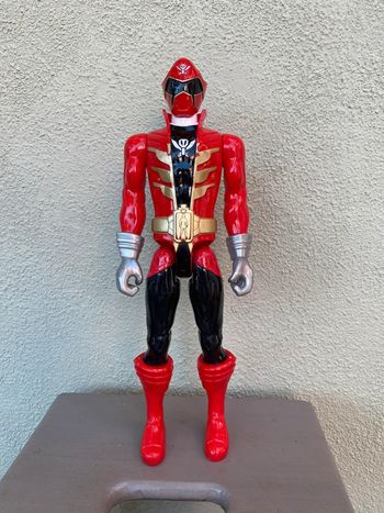 Figurine Power Rangers super mégaforce rouge