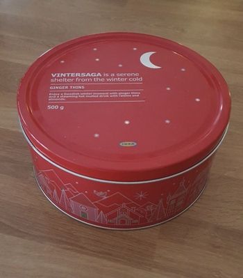 Boîte ronde rouge métallique Ikéa