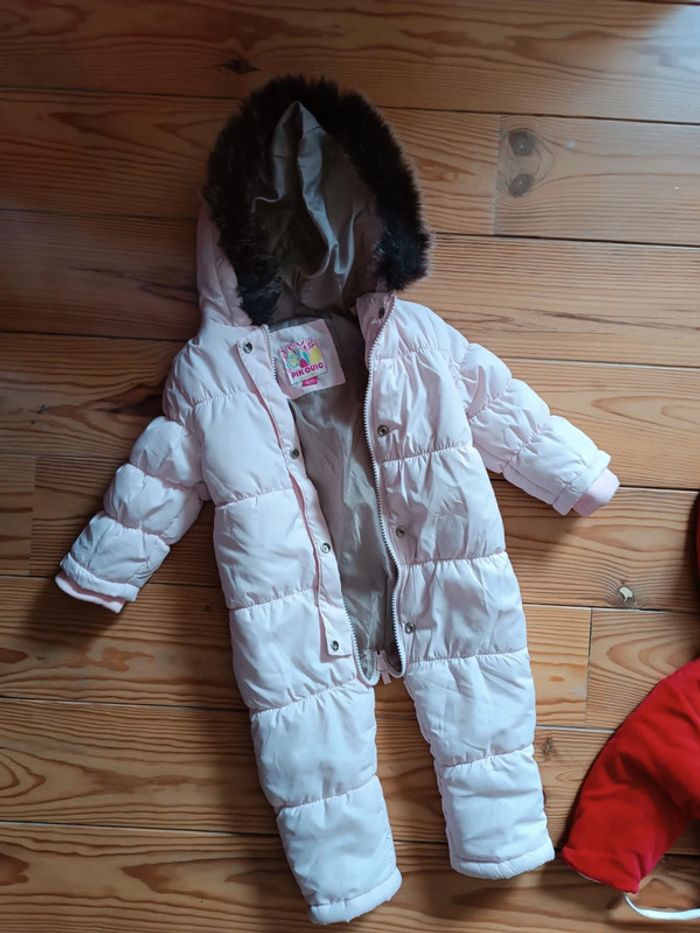 Combinaison fille 12 mois en très bon état pik ouik