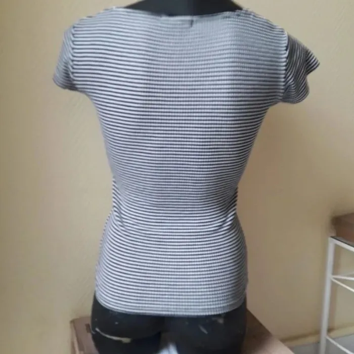 Tee shirt à rayures taille 38 / M - Jennyfer - photo numéro 4