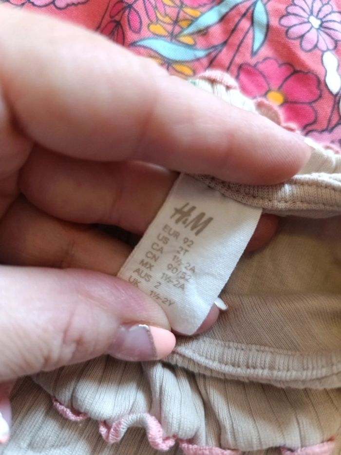 Robe de la marque h&m taille 2 ans - photo numéro 4