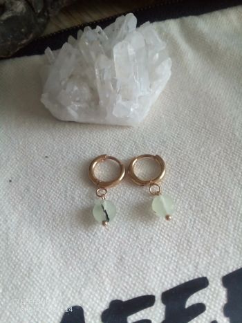 Petites créoles pierres de jade