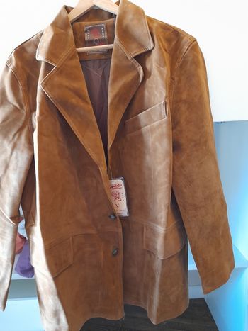 Veste en Daim Moutarde taille XL.  Marque ALTA  moda.