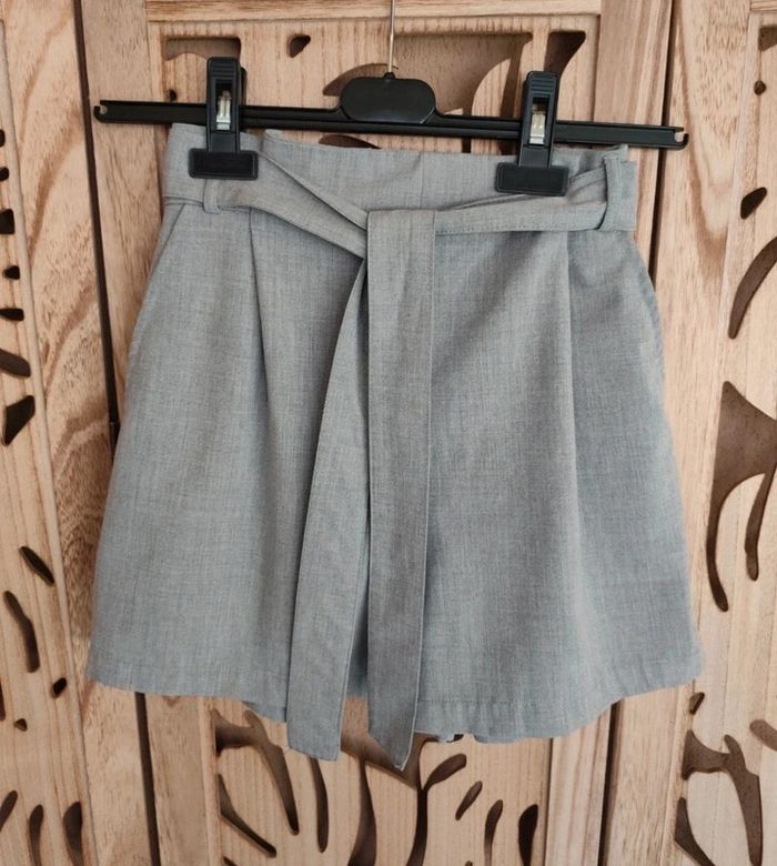 Short gris clair, nouette T S Pull & Bear - photo numéro 2