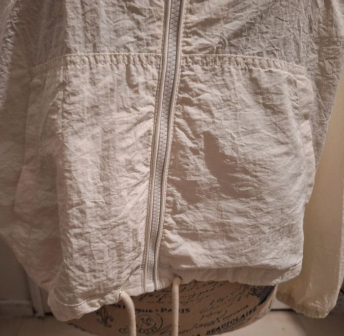 Blouson écru court zippé avec une capuche taille 38 - photo numéro 3