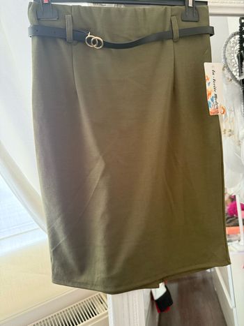 Jupe kaki et ceinture