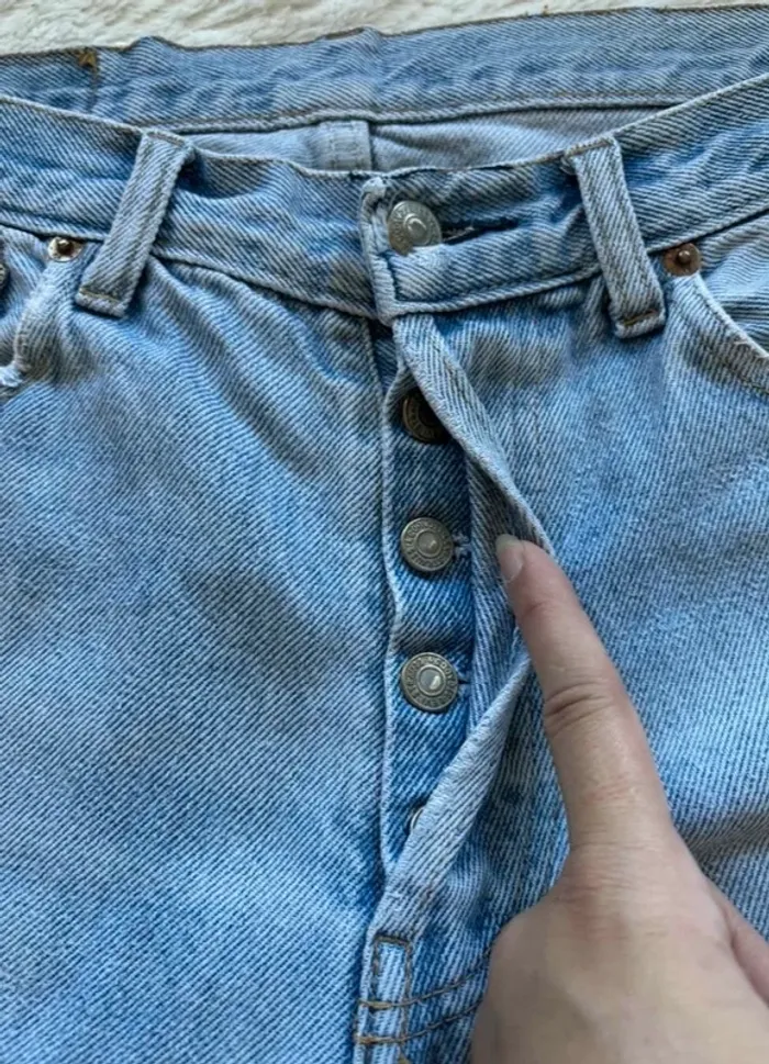 Jean Lévis 501 USA vintage 90s coupe droite bleu clair taille W30 M/40 - photo numéro 12