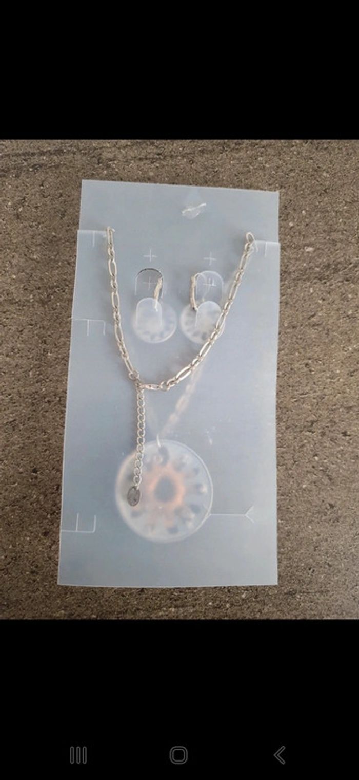 Collier + boucles d'oreilles. - photo numéro 2