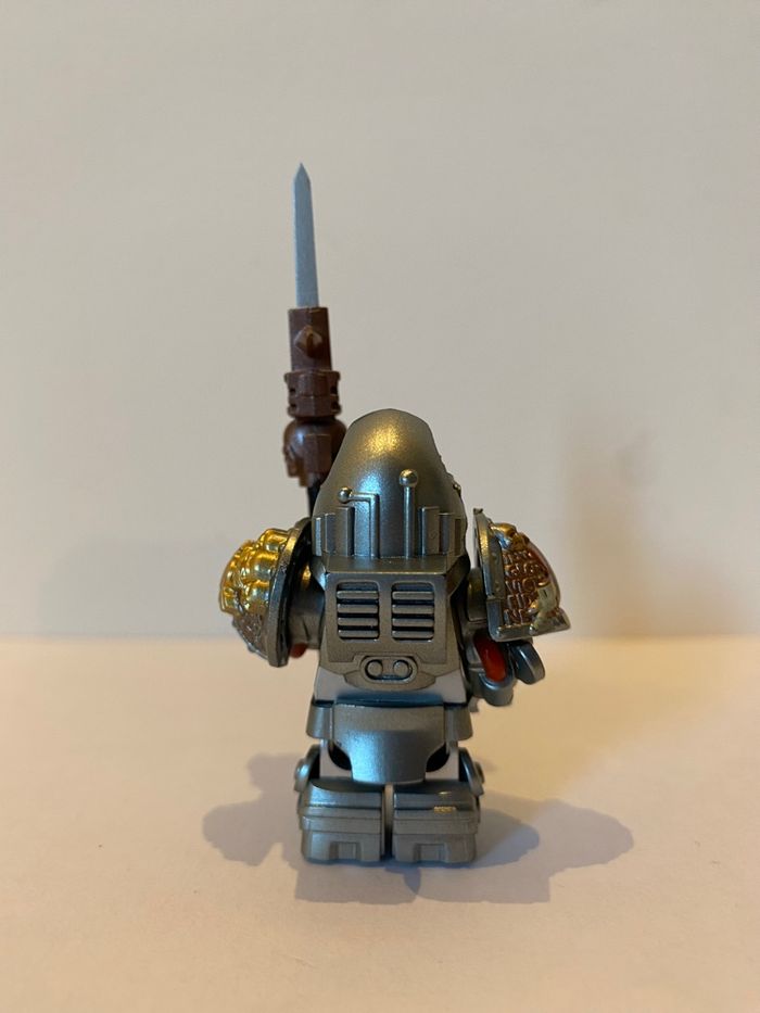 Figurine type Lego Warhammer. Warhammer - photo numéro 4