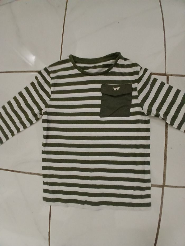 Pull en coton garcon taille 8 ans marque gemo petite poche devant