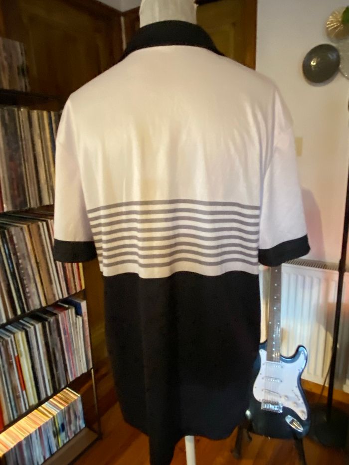 T-shirt à col polo noir et blanc à rayures – Taille S - photo numéro 3