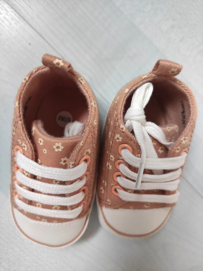 Chaussure bébé - photo numéro 3