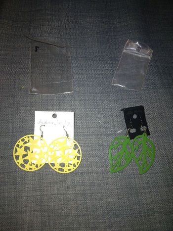 Lot de 2 paires de boucles d'oreilles neuf