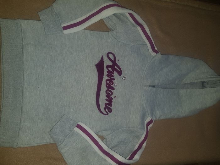 Vends vetements fille 8/10 ans , bon etat , 1 a 3 euros l article - photo numéro 2