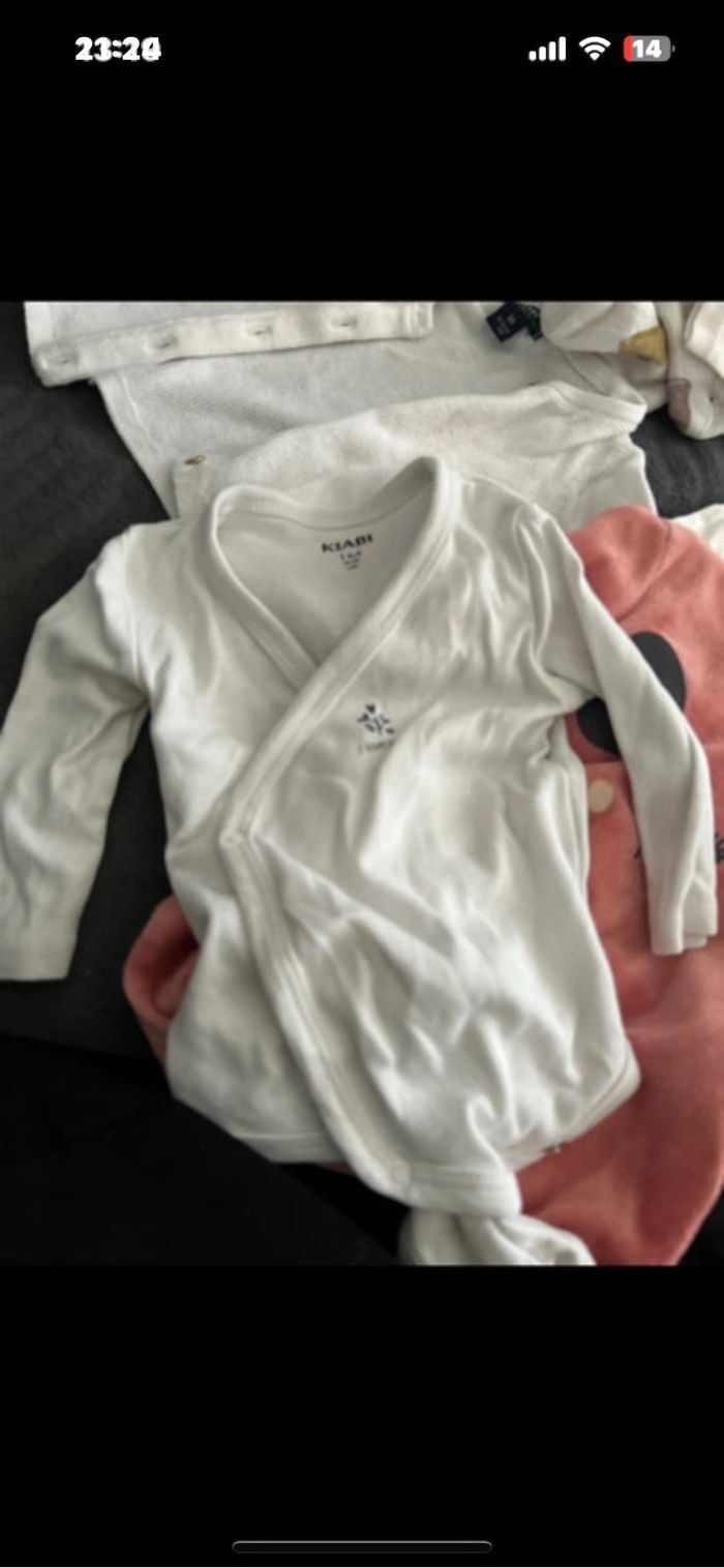 Lot de 9 vêtements taille 1 mois - photo numéro 4