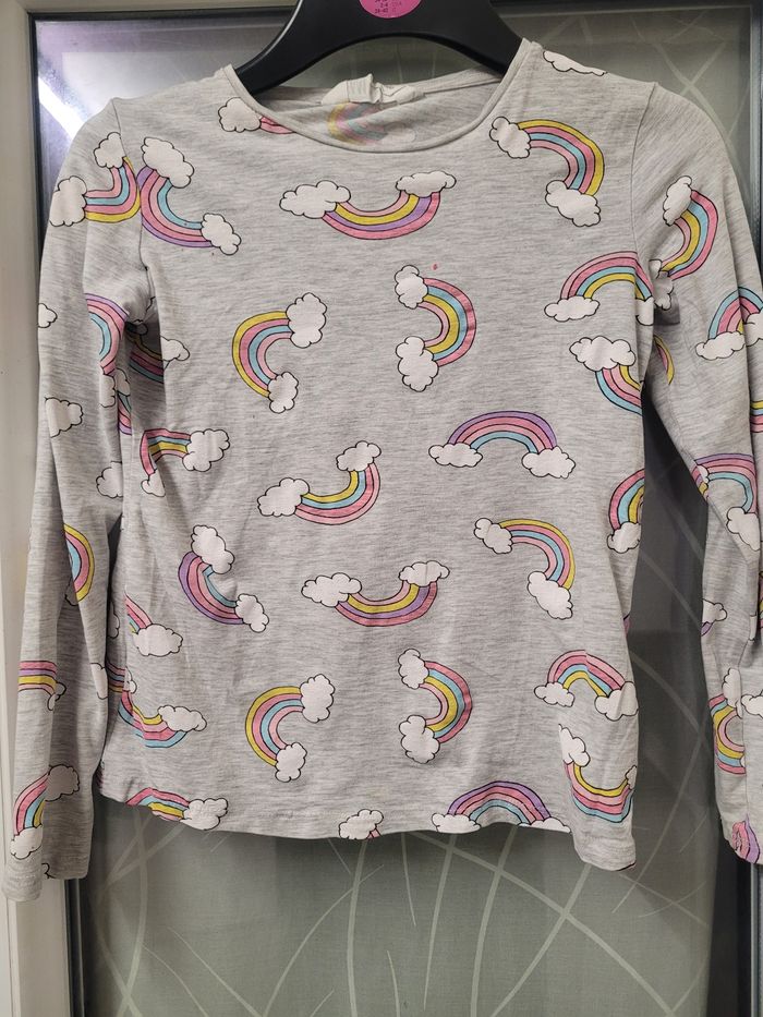 Ticheurte manche longue très bonne état taille 8-9 ans