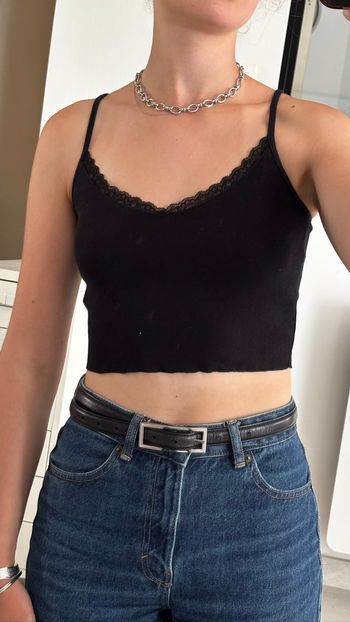 Débardeur noir avec dentelle