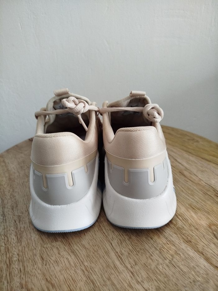 Baskets Nike T 36,5 - photo numéro 4