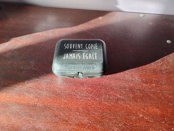 Boîte à bêtise Tupperware