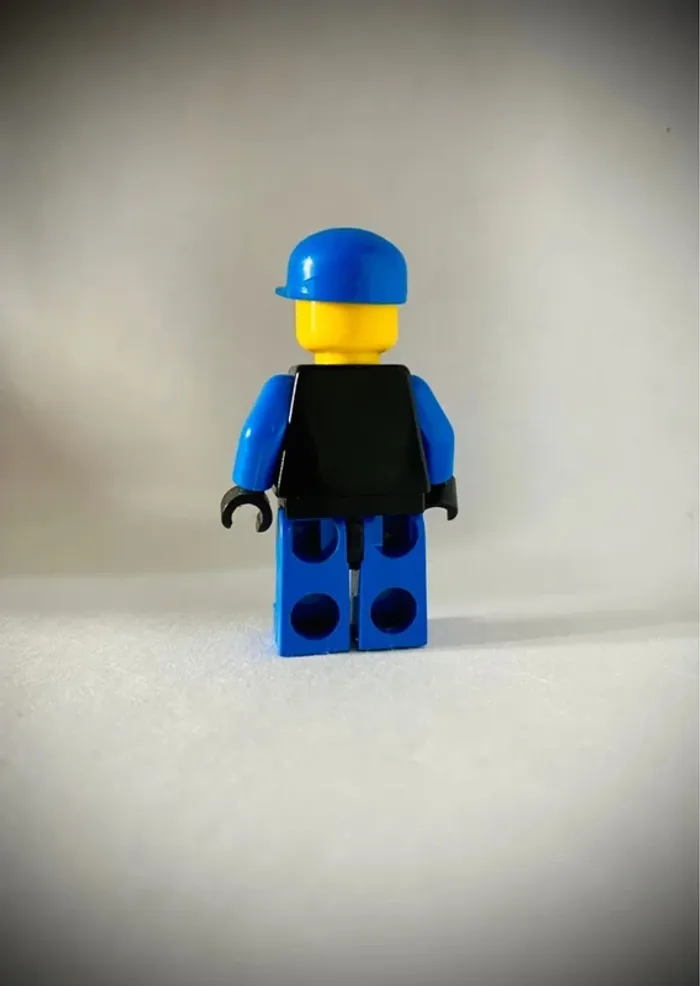 Minifigurine LEGO Arctic ARC003 - Black, Bleu Cap 2000 - En très bon état - photo numéro 4