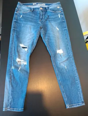 Jean troué 40 L