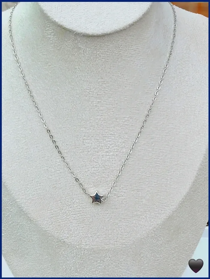 Collier étoile argenté discret tendance