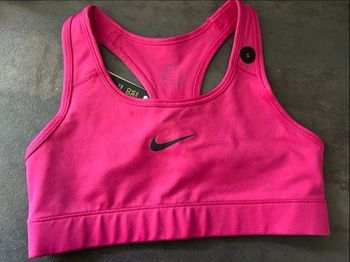 Brassière de sport  femme Nike S neuf  étiqueté 