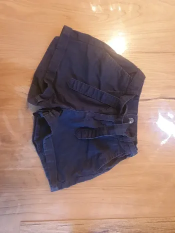 Short bleu marine 8 ans