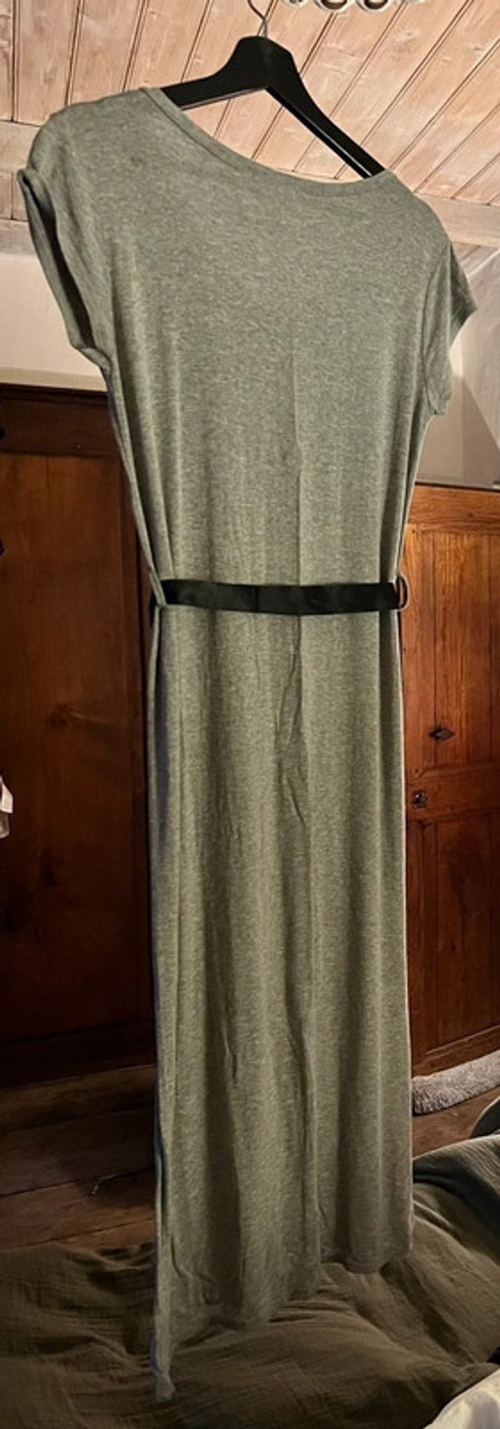 Robe grise new collection - photo numéro 2