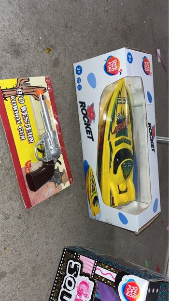 2 jouets garçon neuf